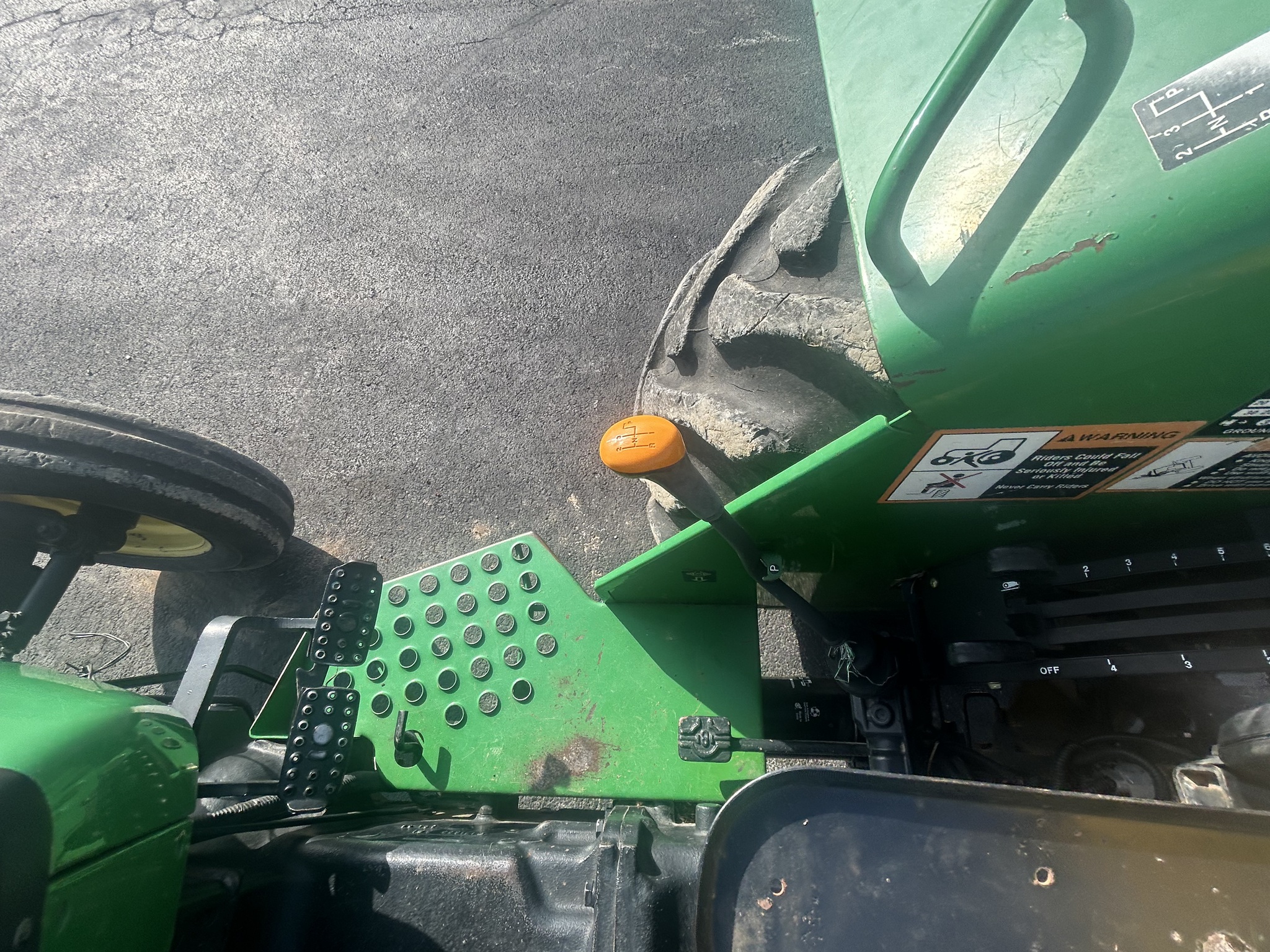  2006 John Deere 5303 at Heritage Tractor in Anderson, MO