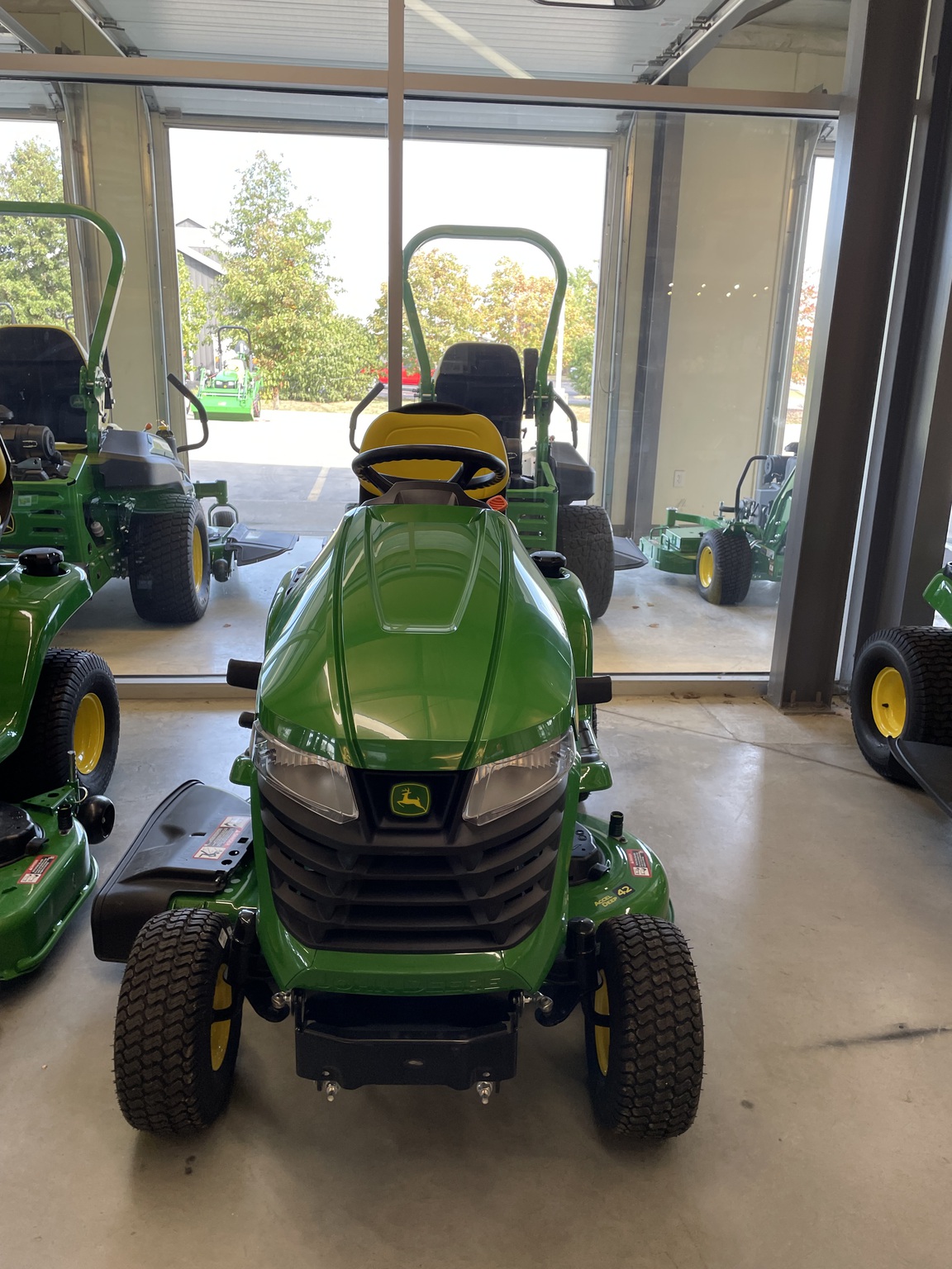 2025 John Deere X350 Image 2