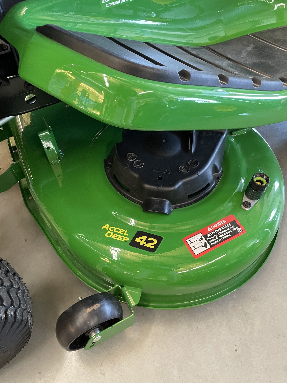 2025 John Deere X350 Image 4