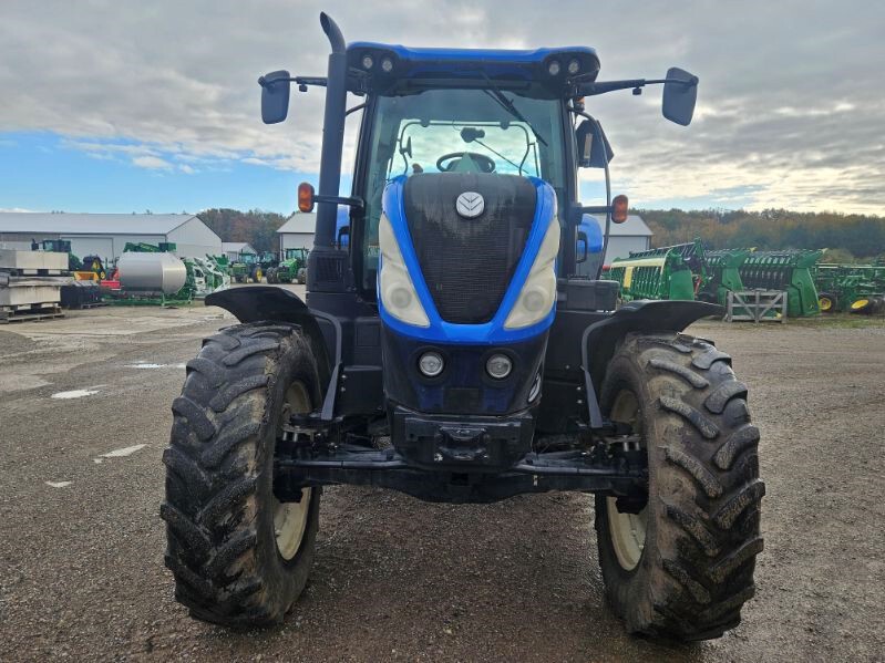 2017 New Holland T7.210 T4B Image 5