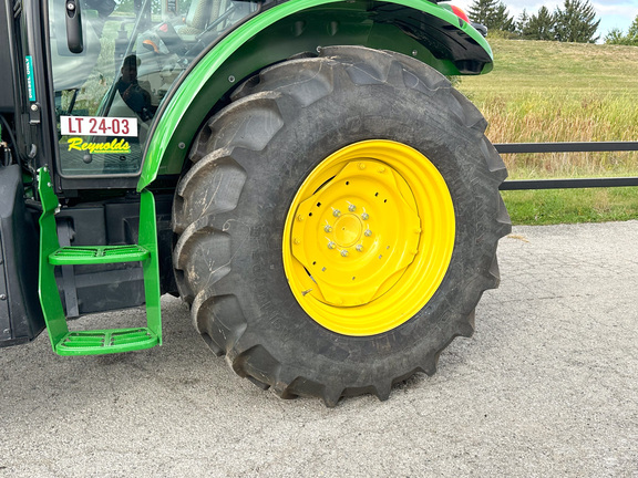 2024 John-Deere 5100E