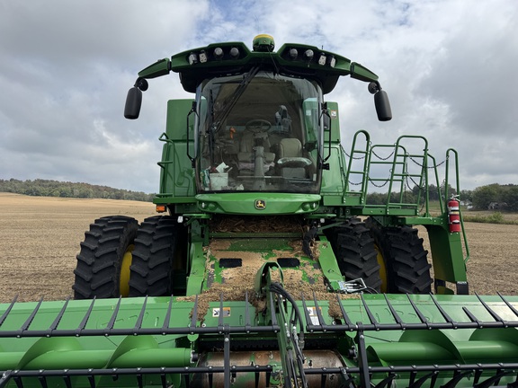 Photo of 2024 John Deere S780