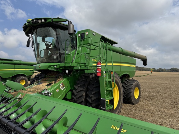 Photo of 2024 John Deere S780