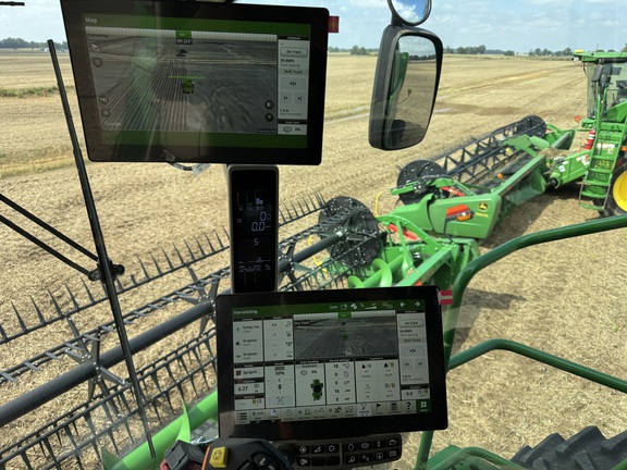 Photo of 2024 John Deere S780