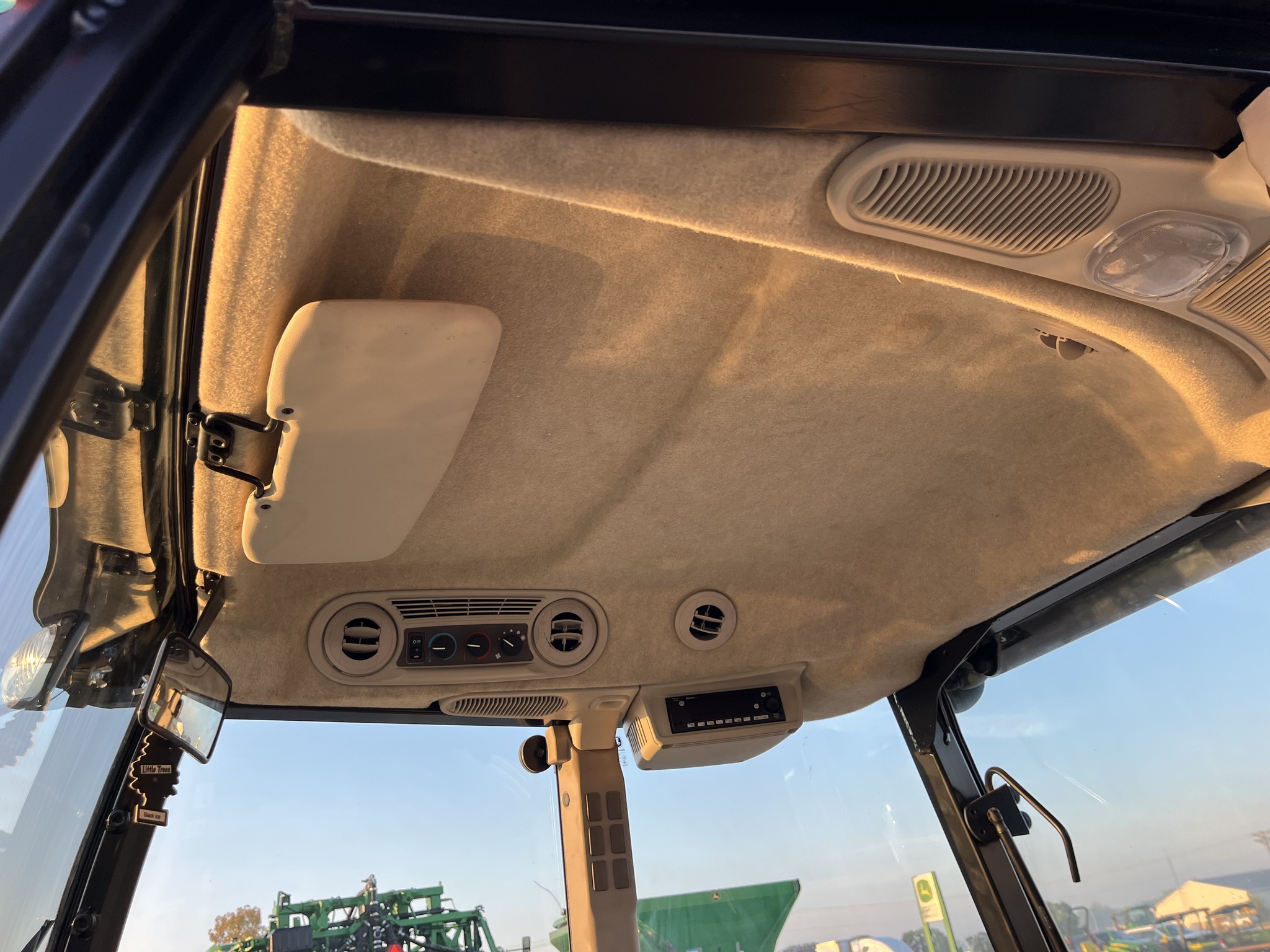  2025 John Deere 5100E at Heritage Tractor in Nevada, MO