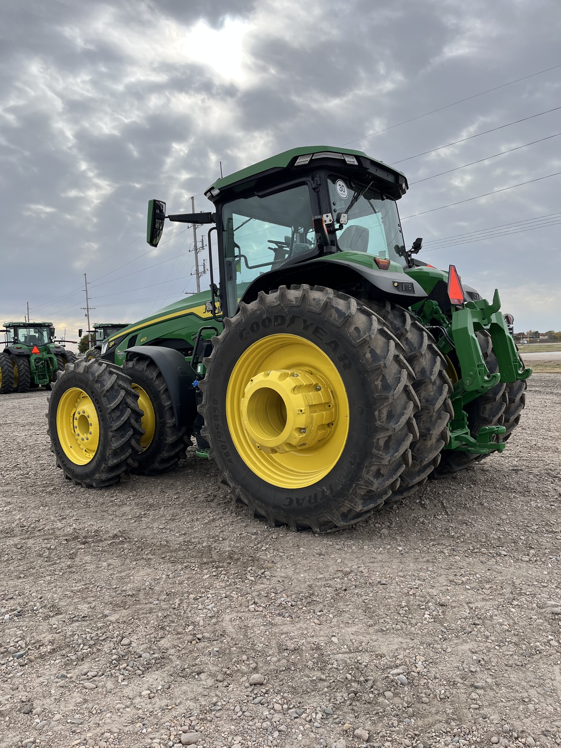 2025 John Deere 8R 410 Image 5
