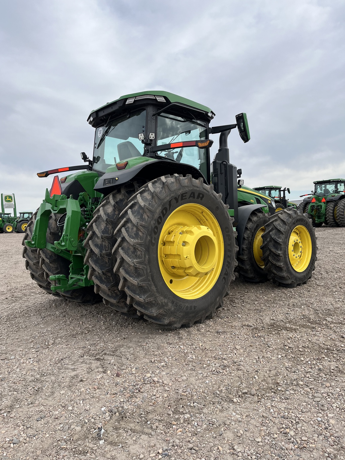2025 John Deere 8R 410 Image 7