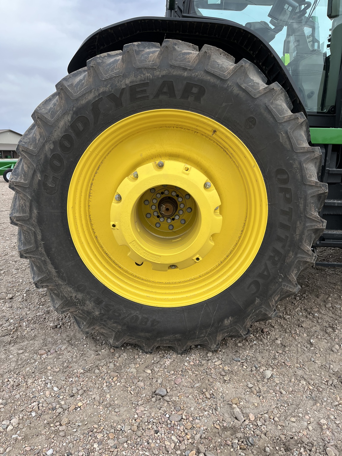 2025 John Deere 8R 410 Image 9