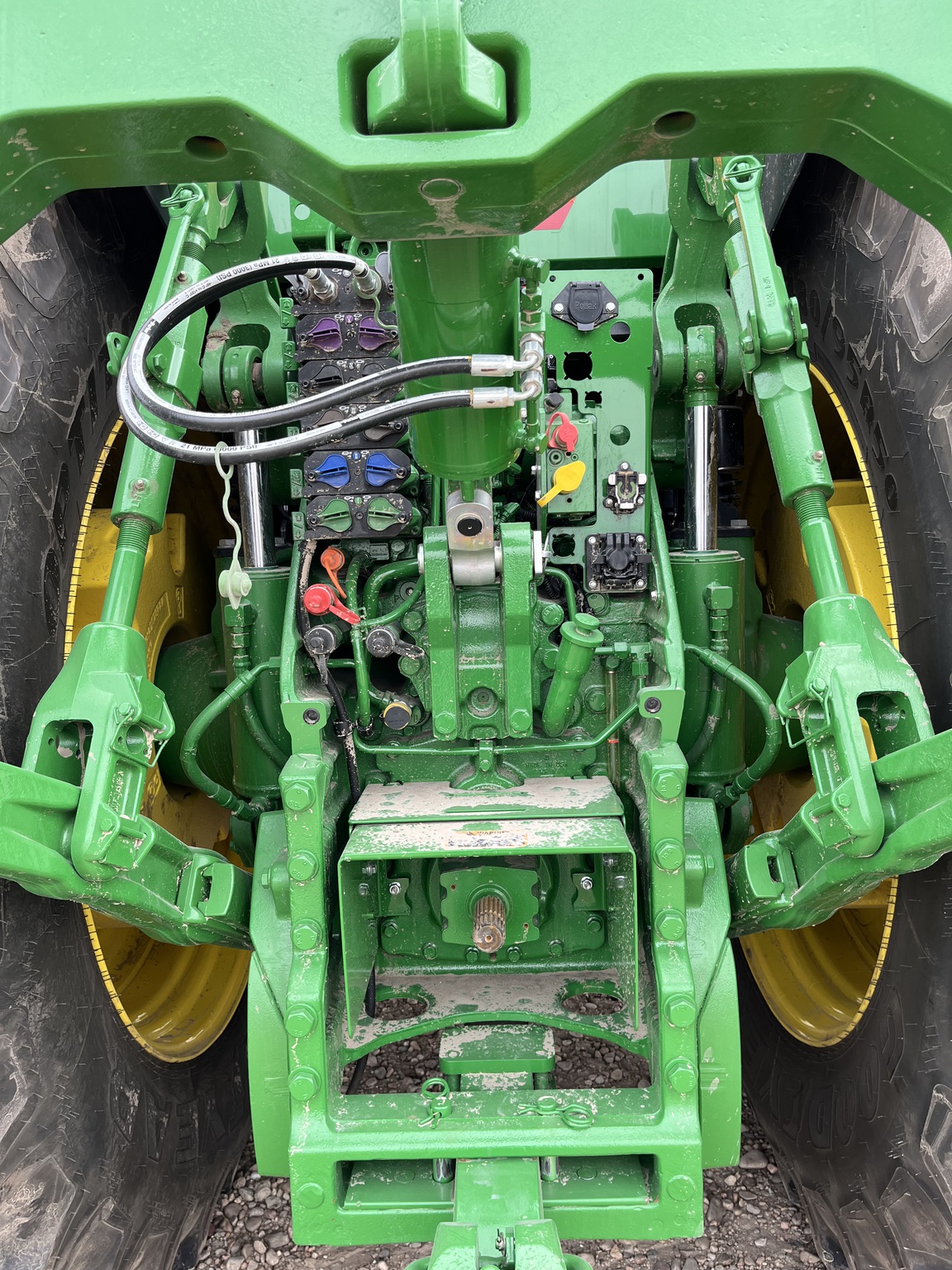 2025 John Deere 8R 410 Image 13
