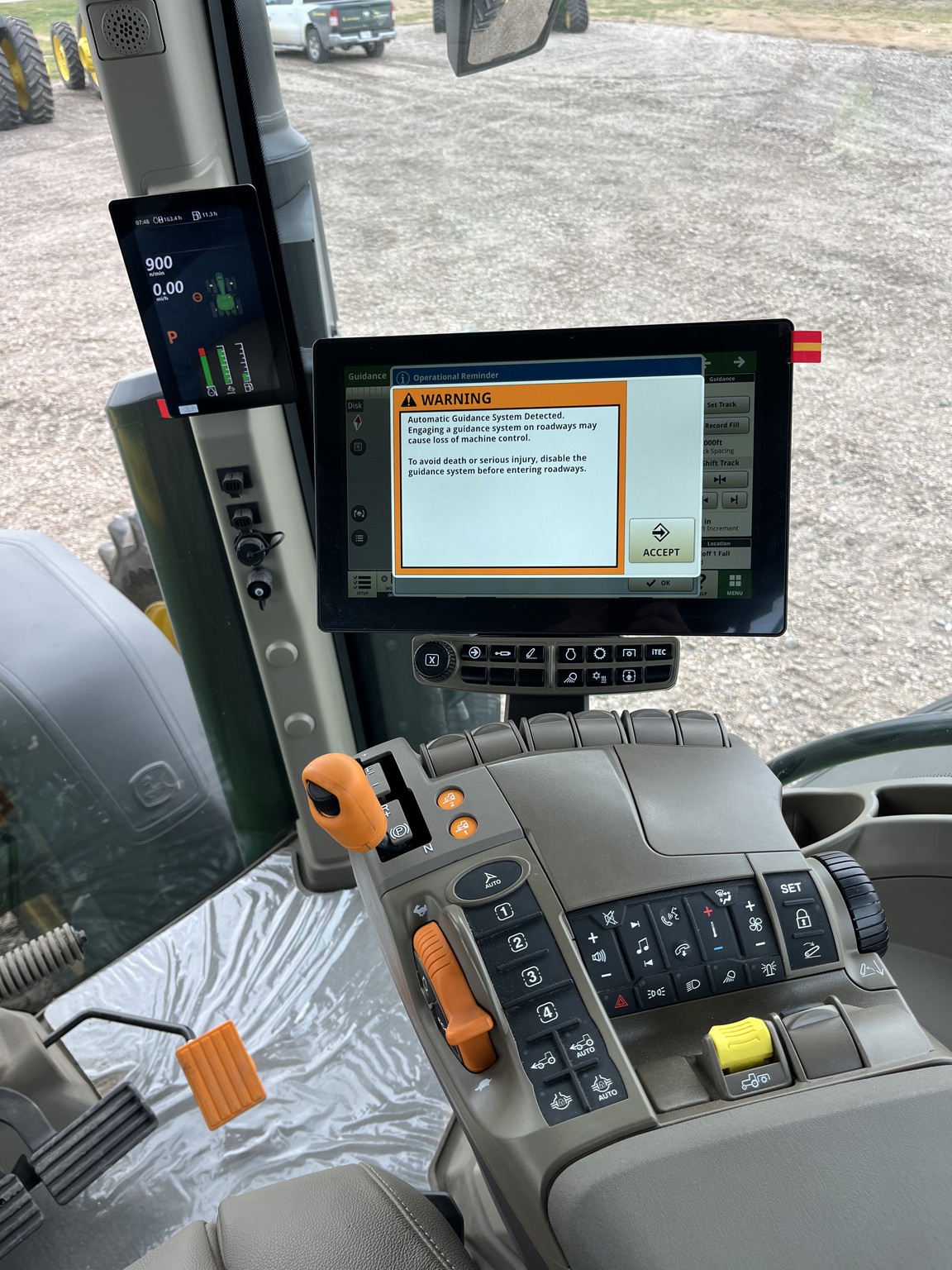 2025 John Deere 8R 410 Image 17