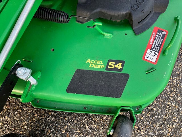 2023 John Deere Z515E Image 4