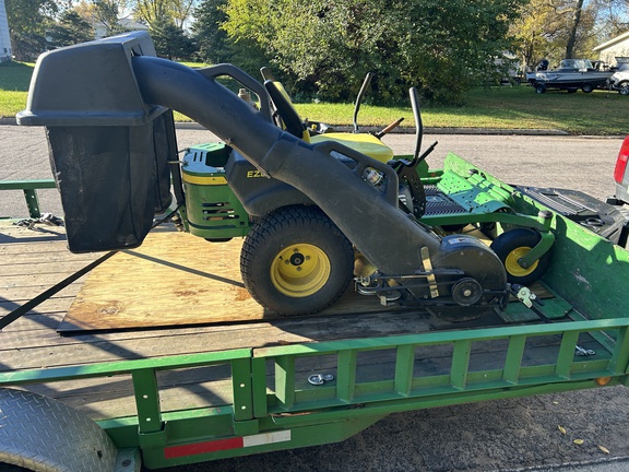  John Deere Z445