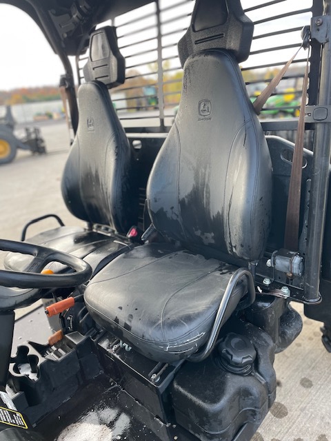 2017 John Deere 825M Image 5