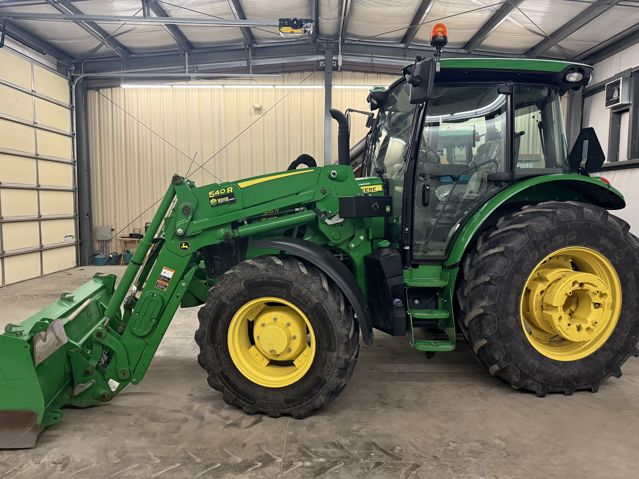 2020 John Deere 5115R Image 1