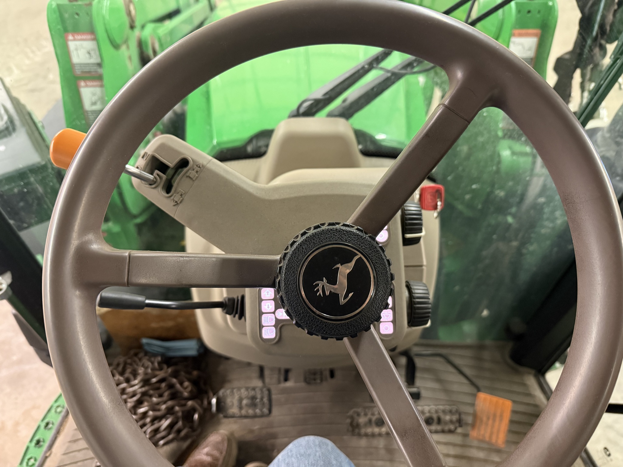 2020 John Deere 5115R Image 9