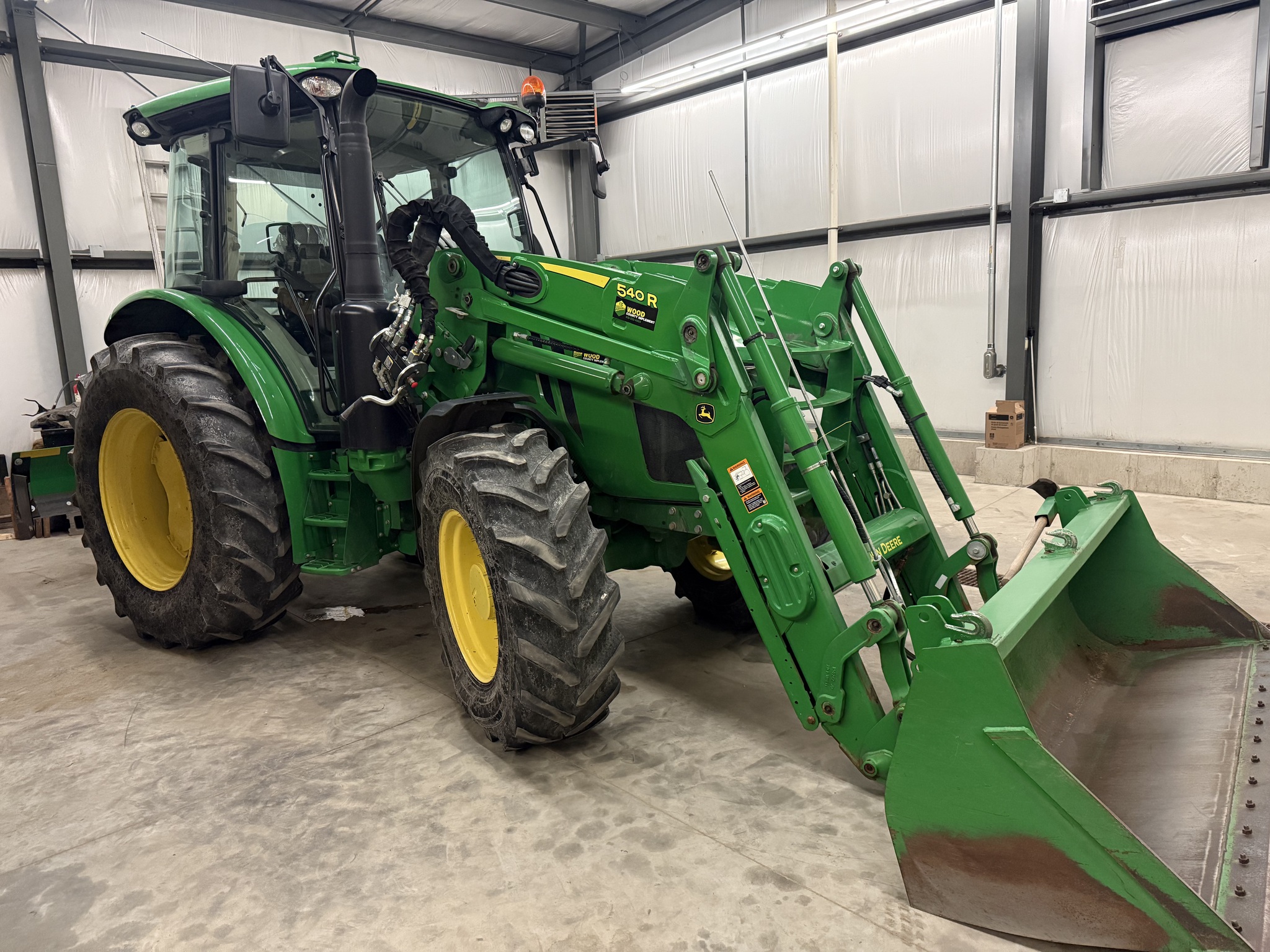 2020 John Deere 5115R Image 2