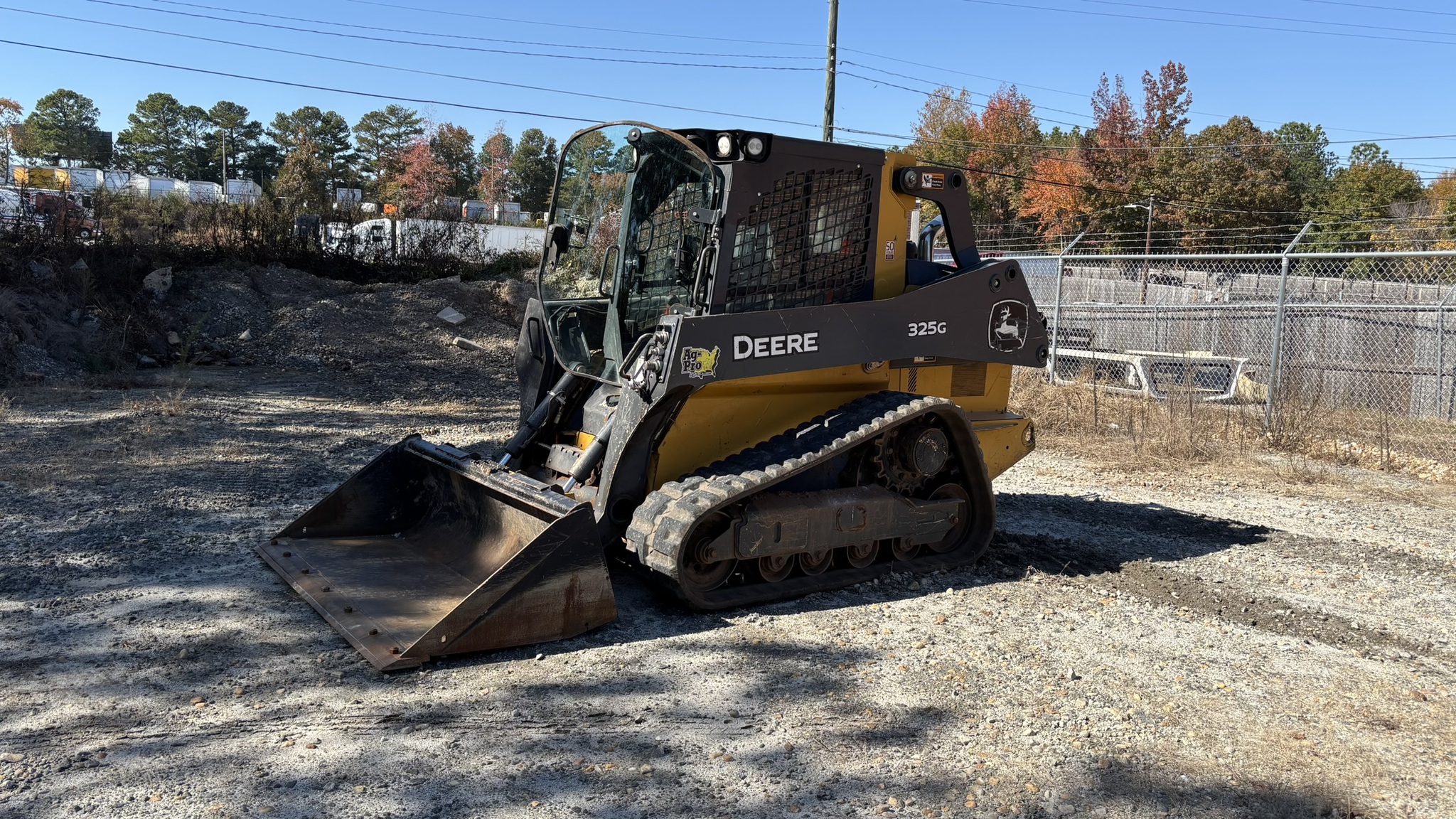 2020 John Deere 325G Image 1