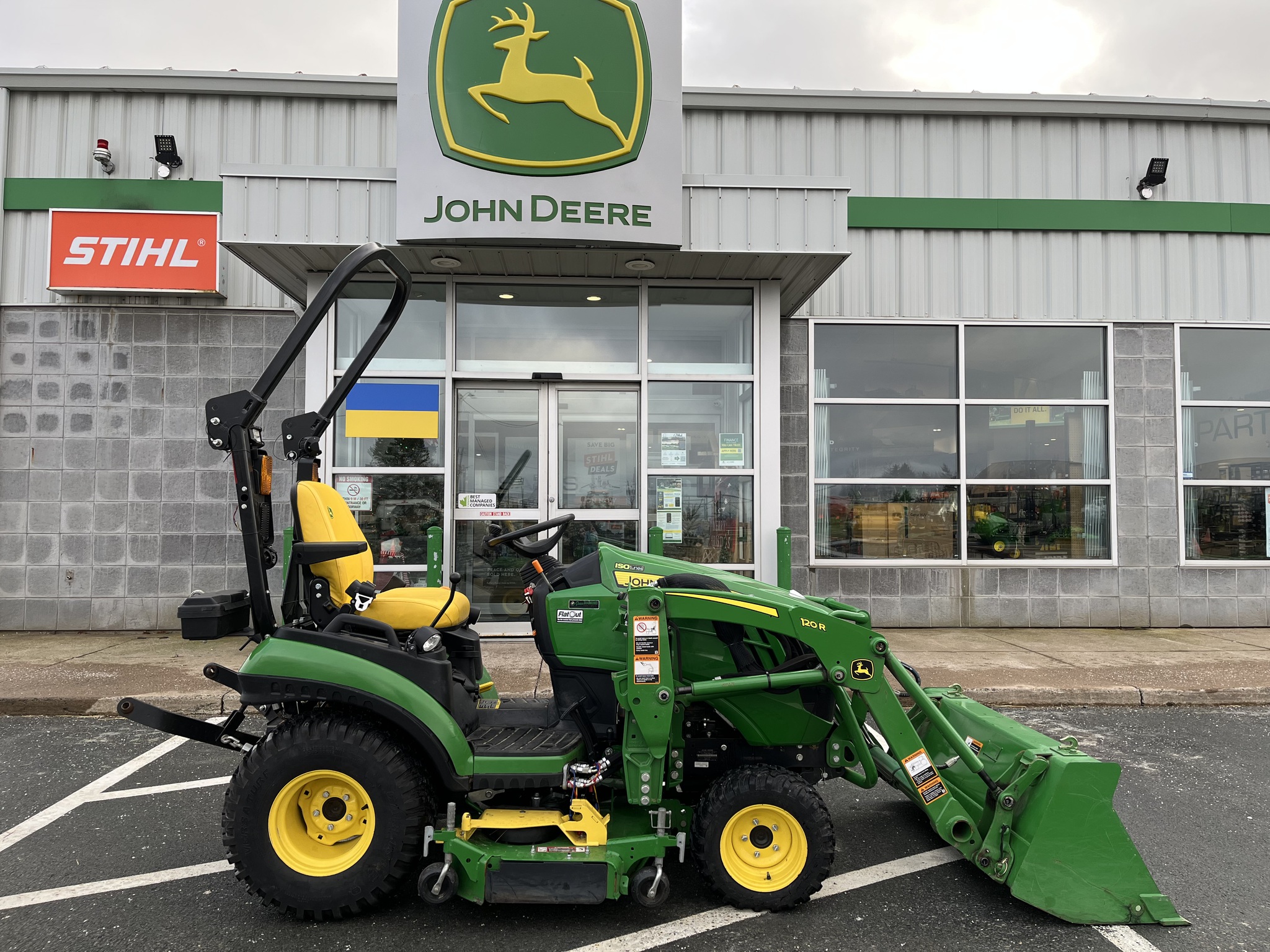 2021 John Deere 1025R Image 6