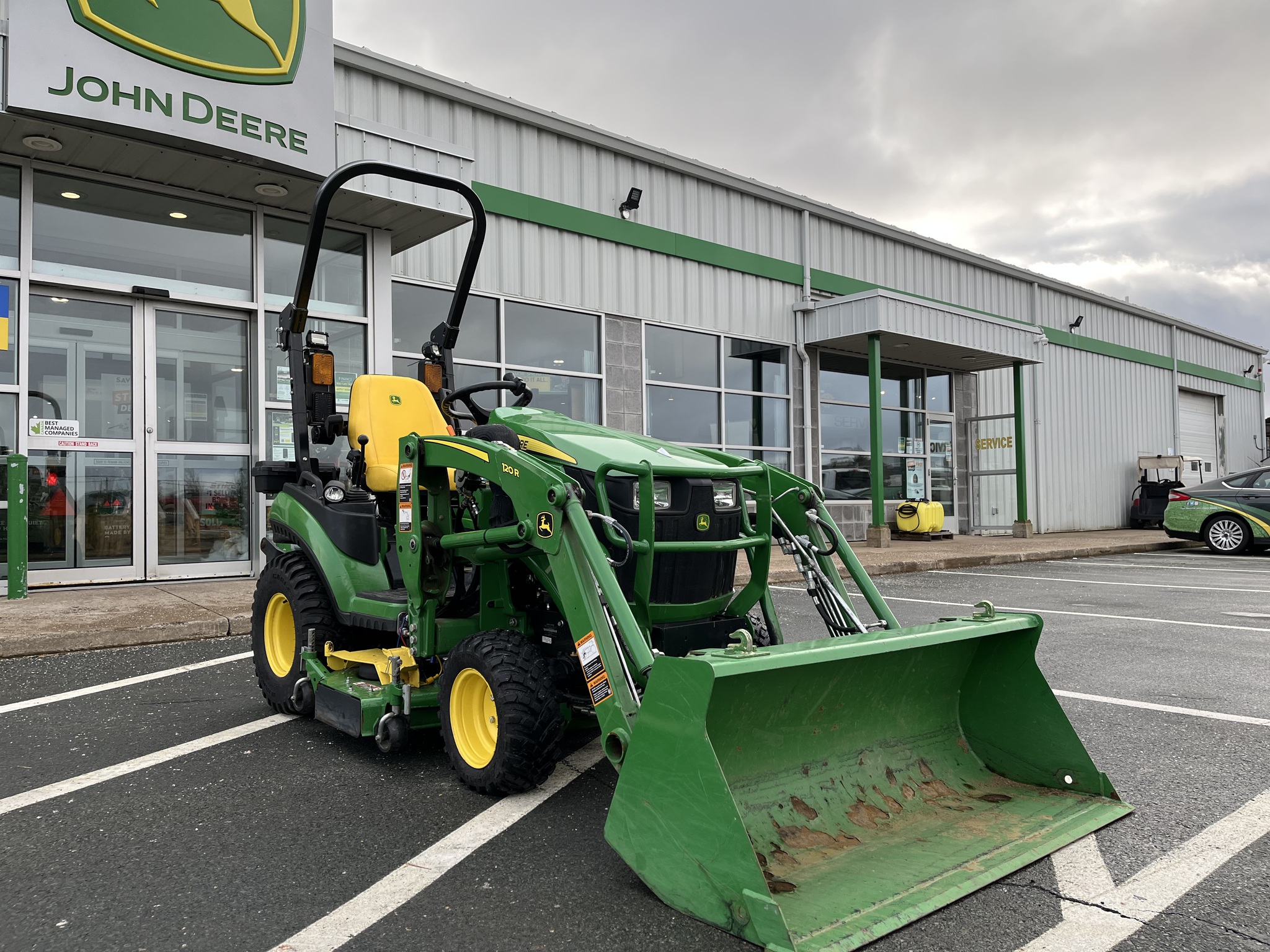2021 John Deere 1025R Image 2