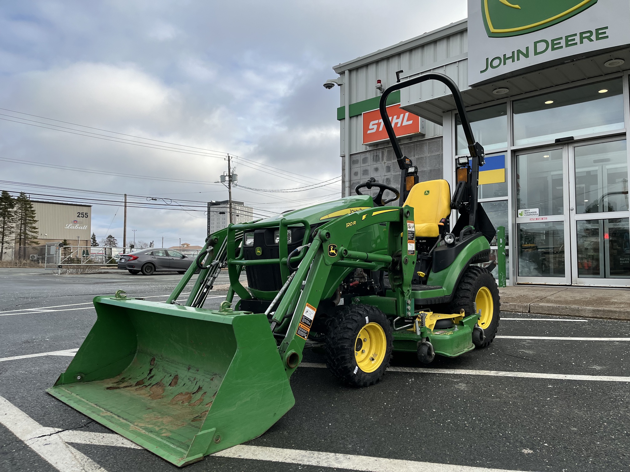 2021 John Deere 1025R Image 4