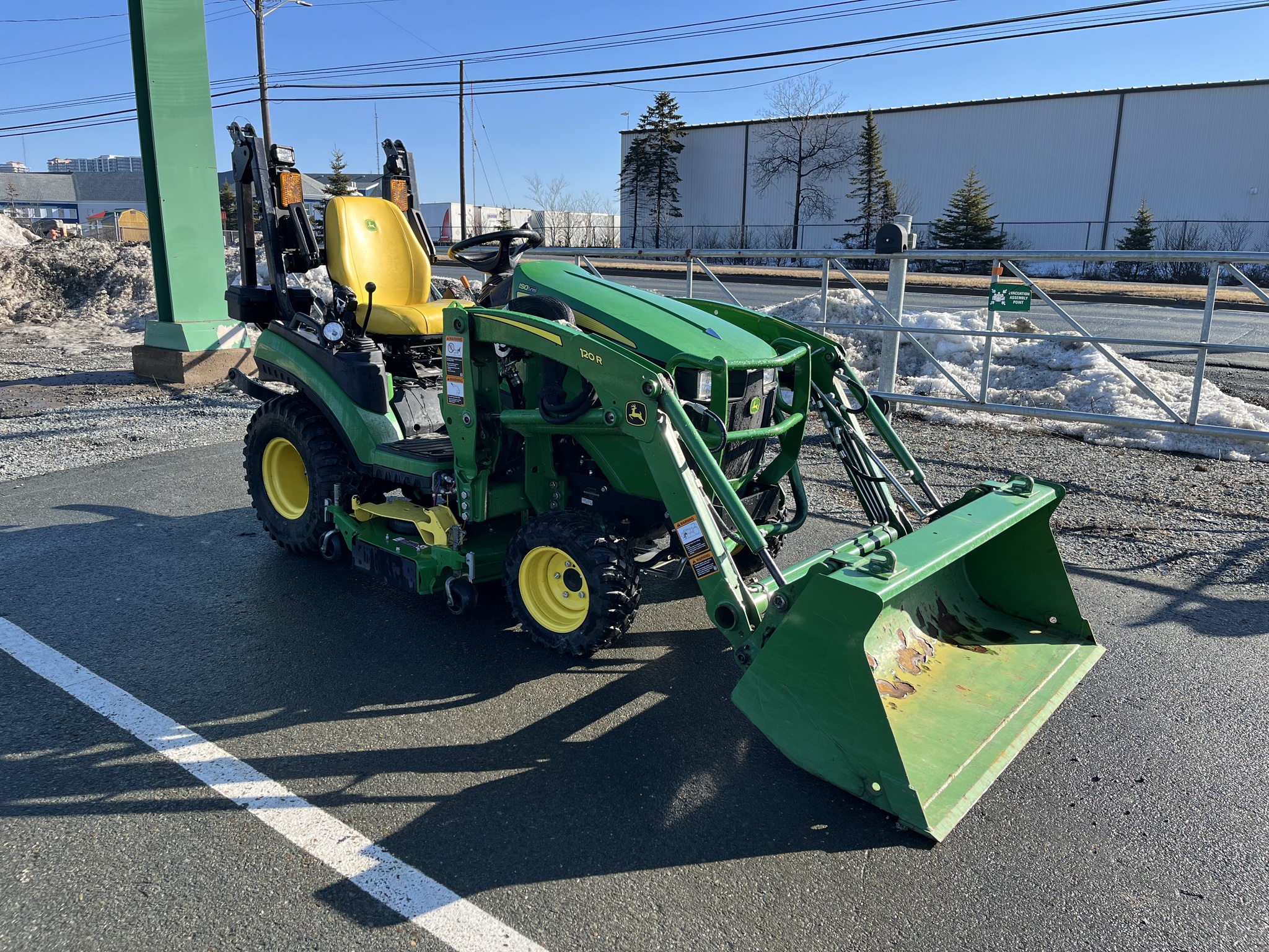 2021 John Deere 1025R Image 12
