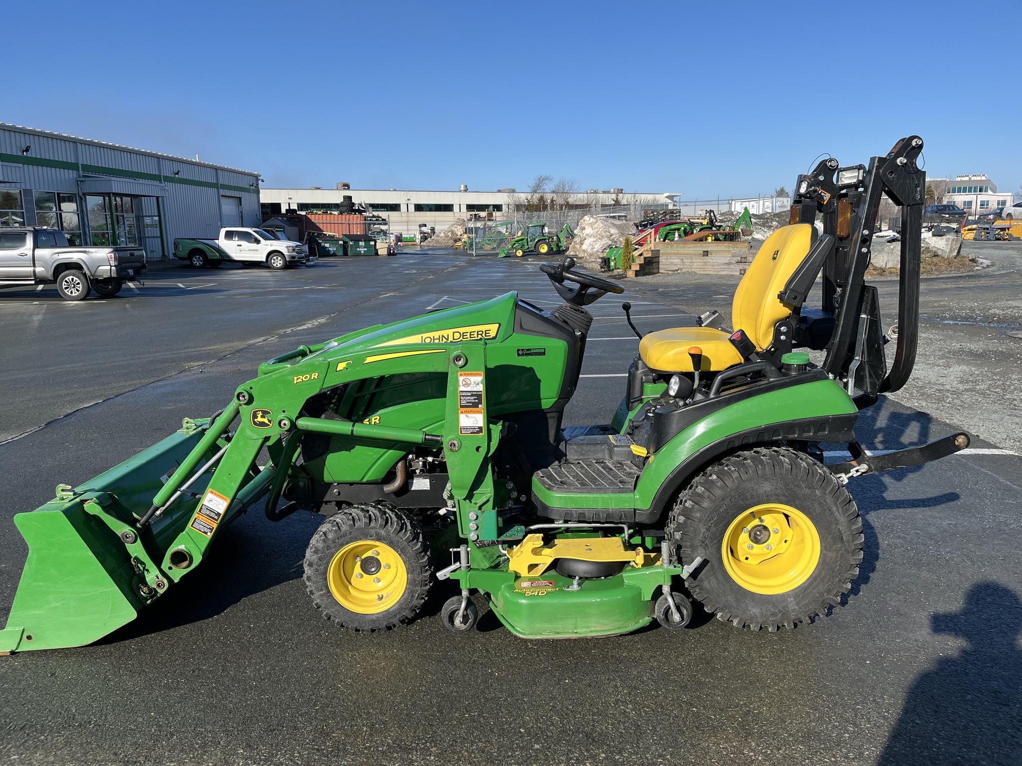 2021 John Deere 1025R Image 14
