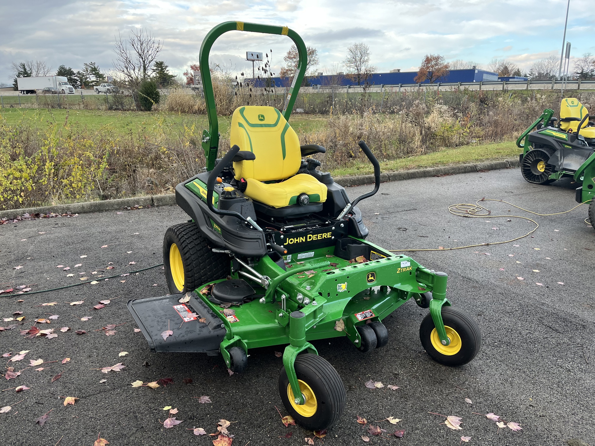 2025 John Deere Z955M Image 1