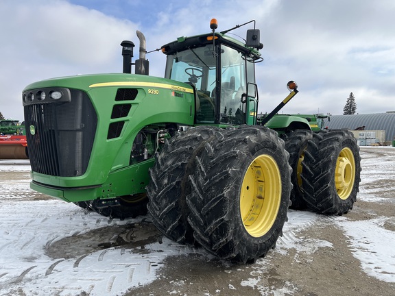 Photo of a 2009 John Deere 9230