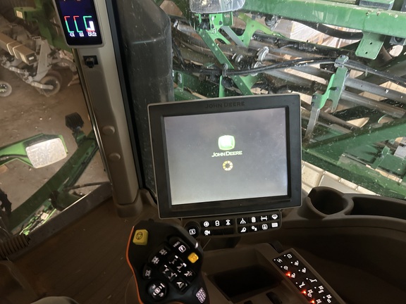 2023 John Deere 408R Photo 3