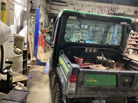 2024 John Deere XUV 835R - Photo12