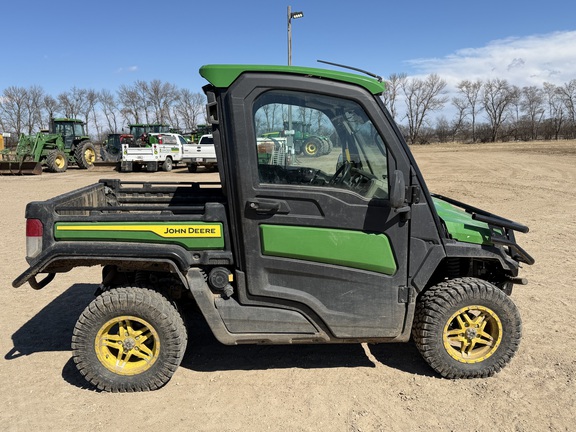 2024 John Deere XUV 835R - Photo2