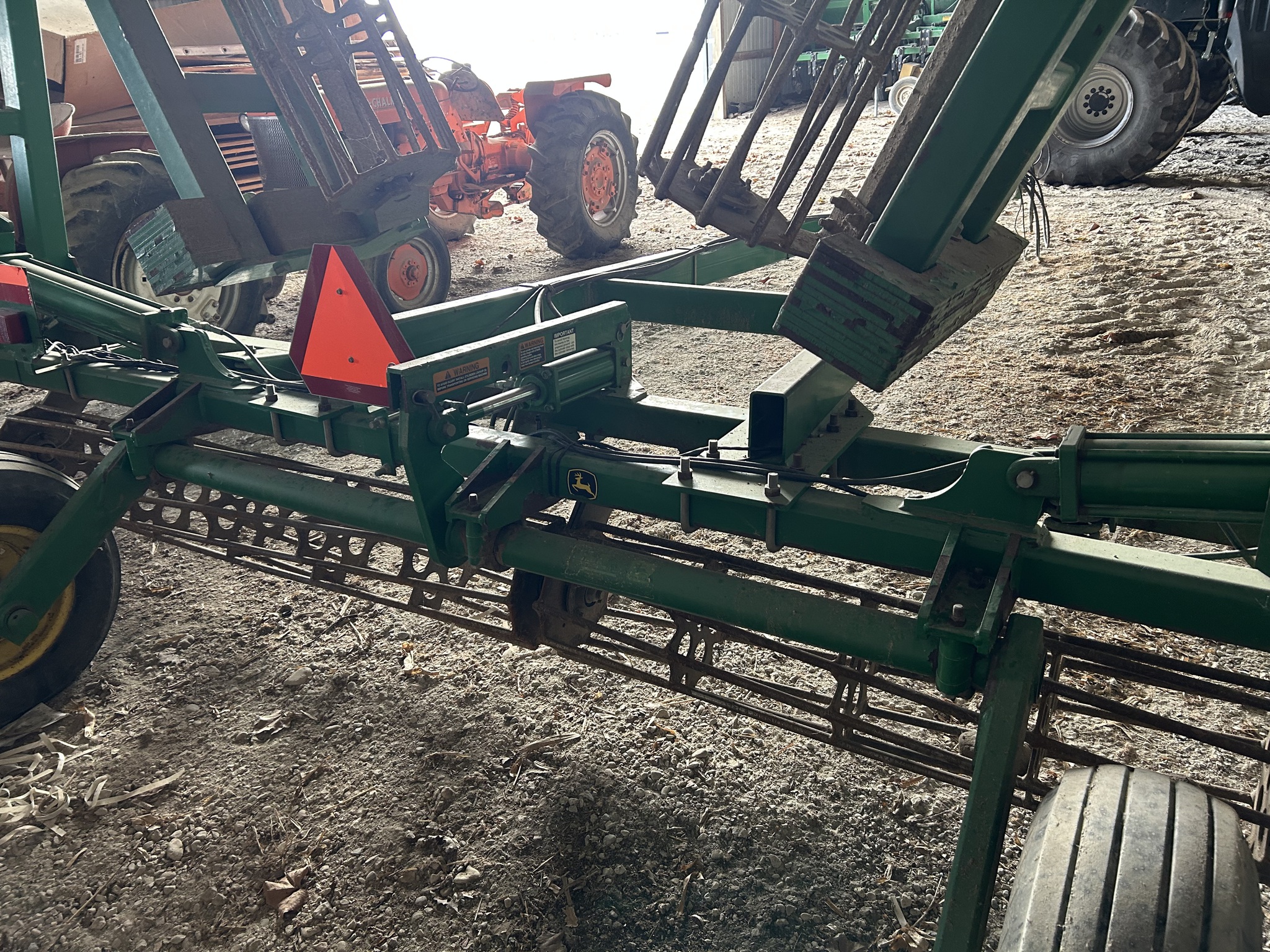 John Deere 200 Image 4