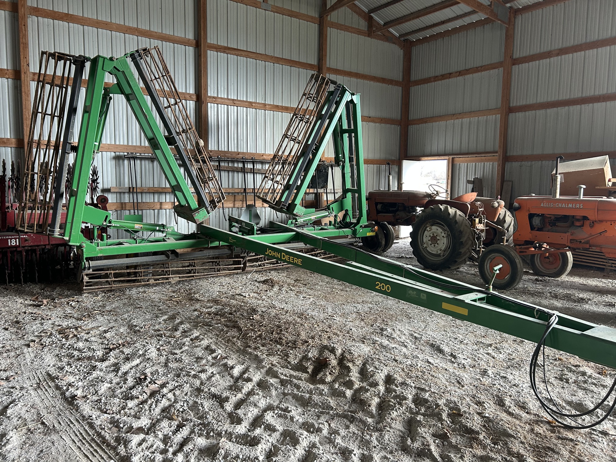 John Deere 200 Image 3