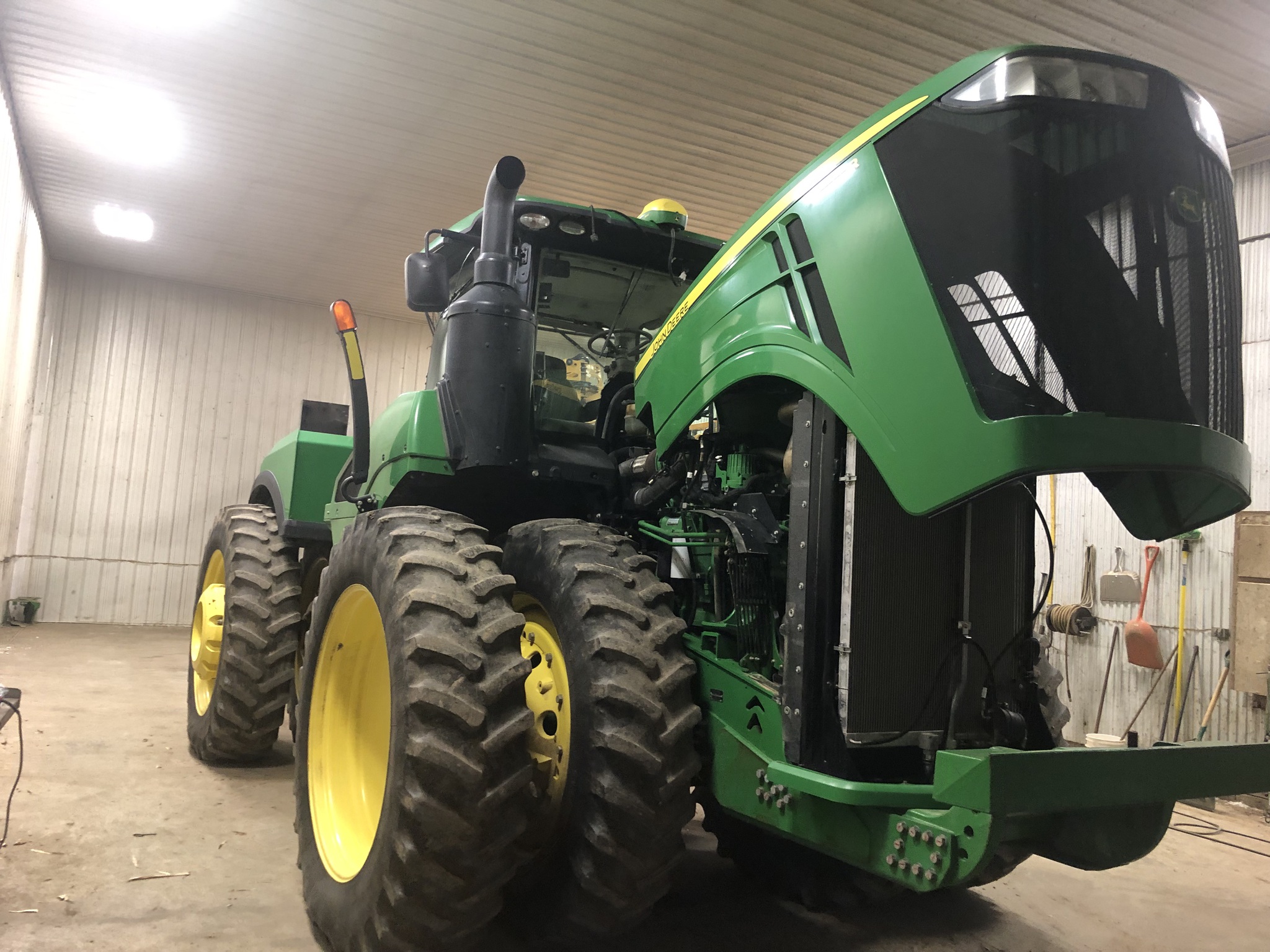 2015 John Deere 9370R Image 2