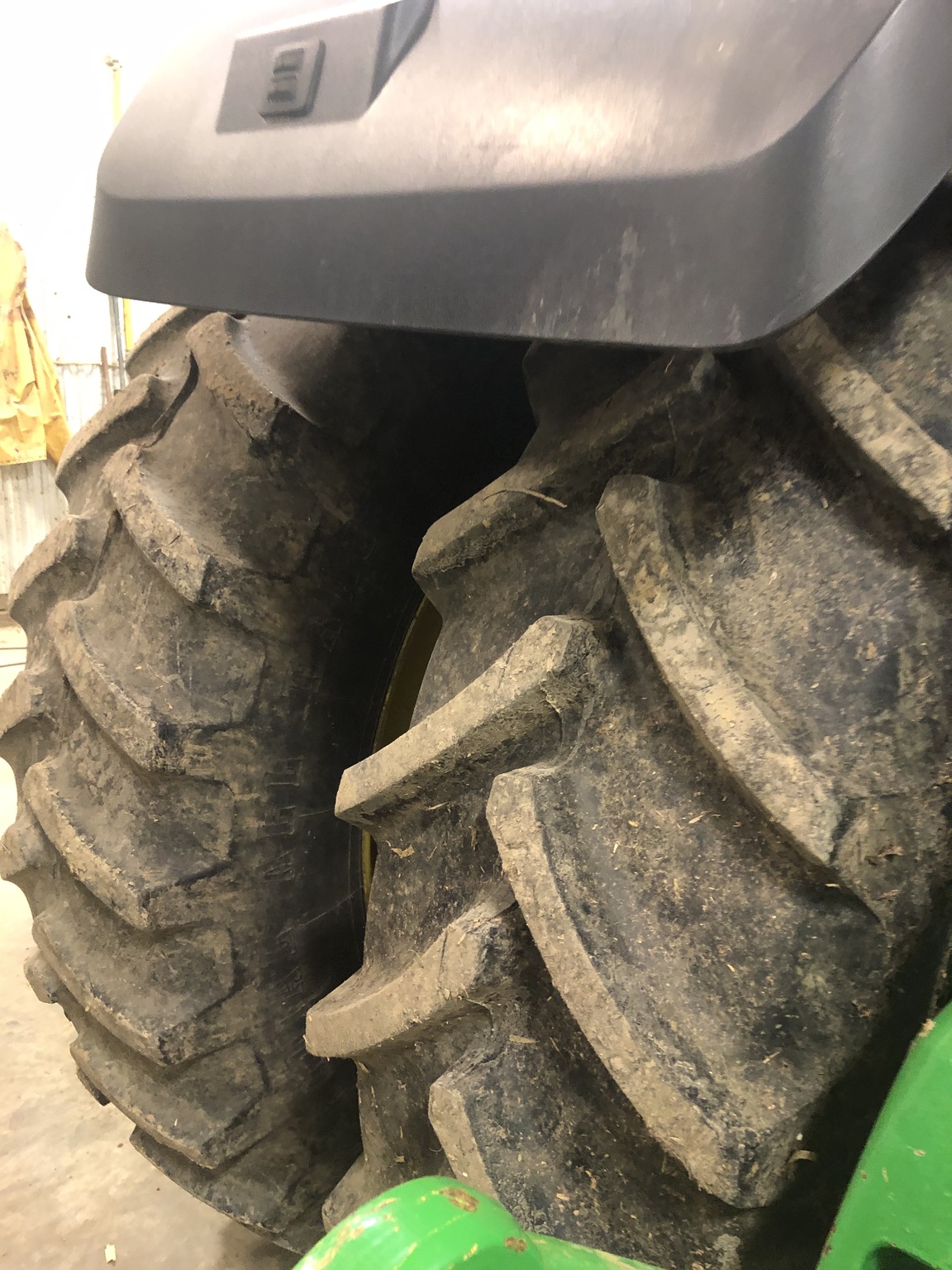 2015 John Deere 9370R Image 5