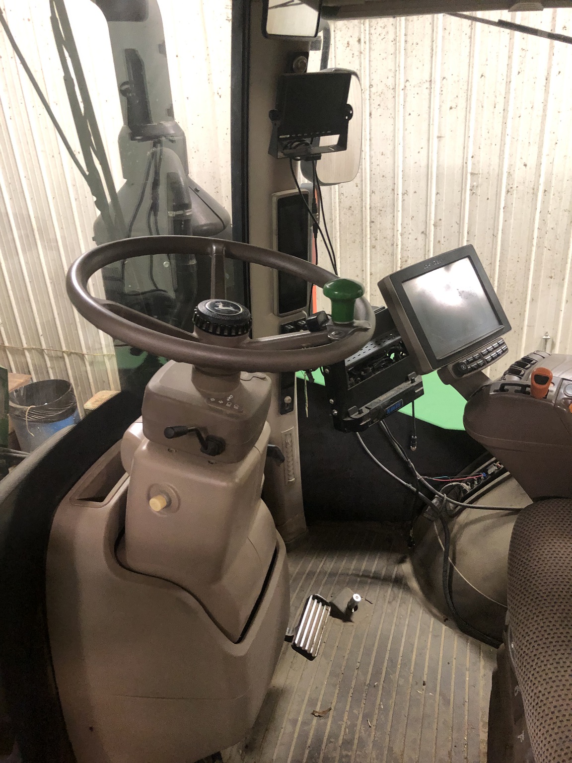 2015 John Deere 9370R Image 6