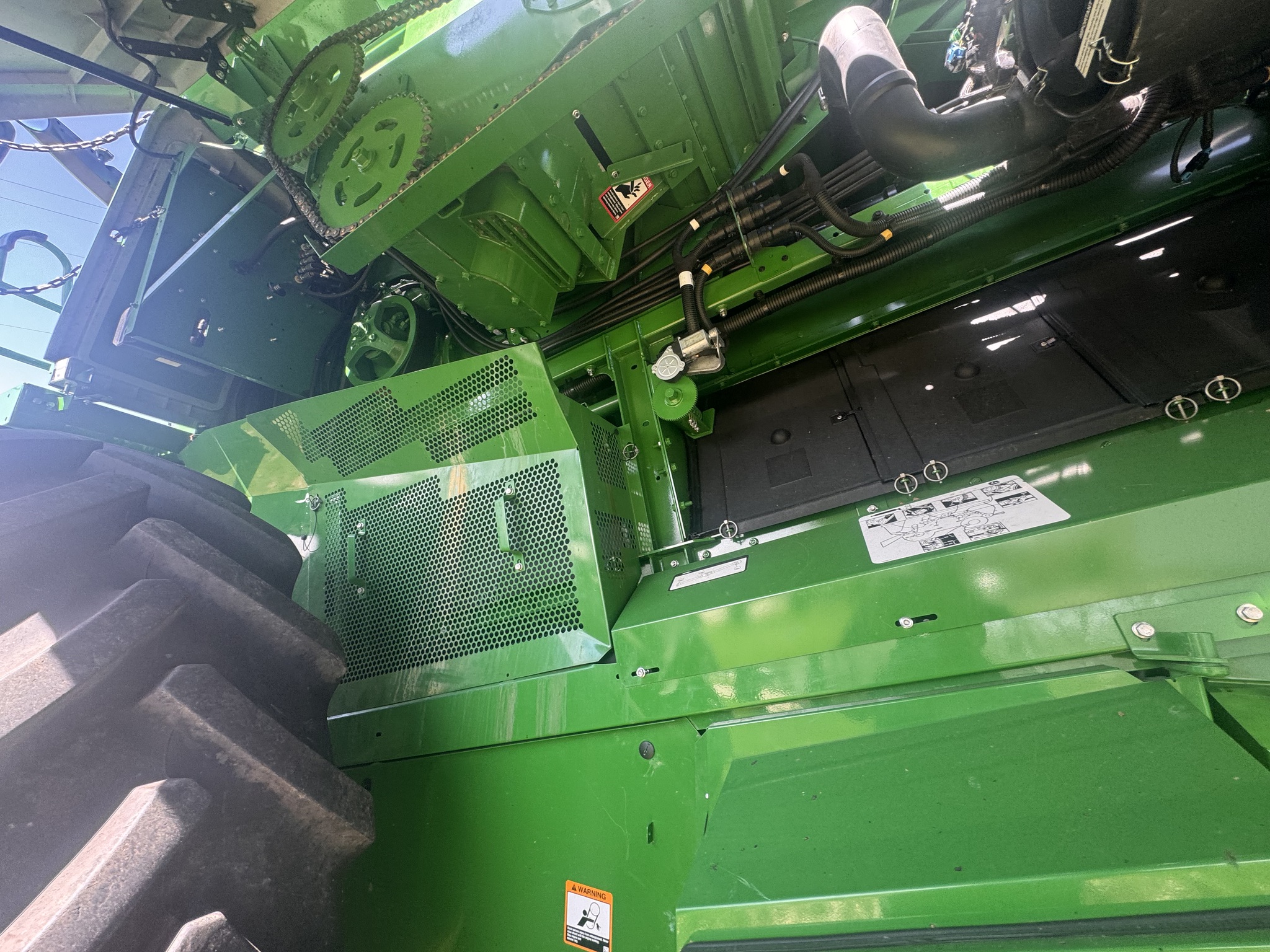  2024 John Deere S780 at Heritage Tractor in Kewanee, IL