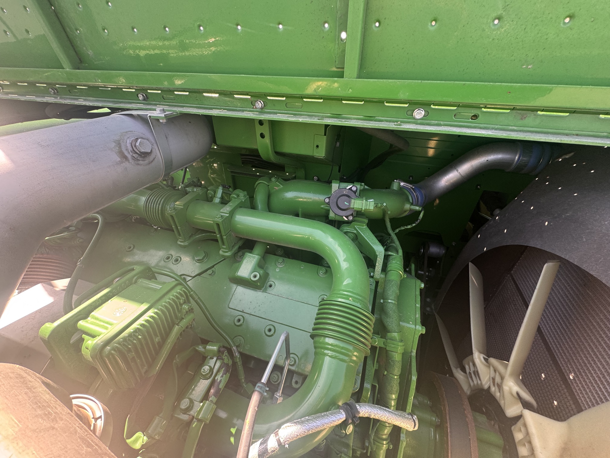  2024 John Deere S780 at Heritage Tractor in Kewanee, IL