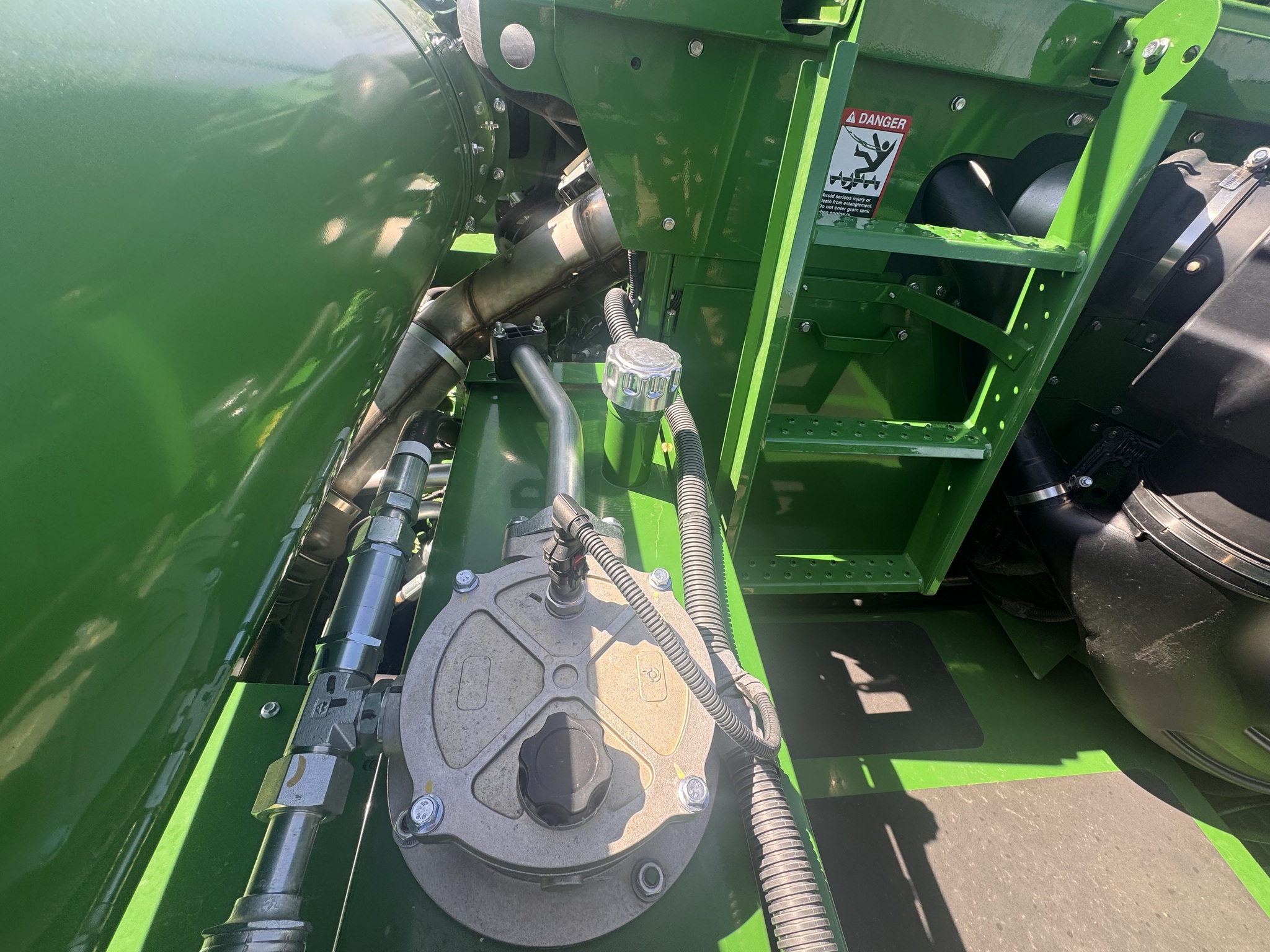  2024 John Deere S780 at Heritage Tractor in Kewanee, IL
