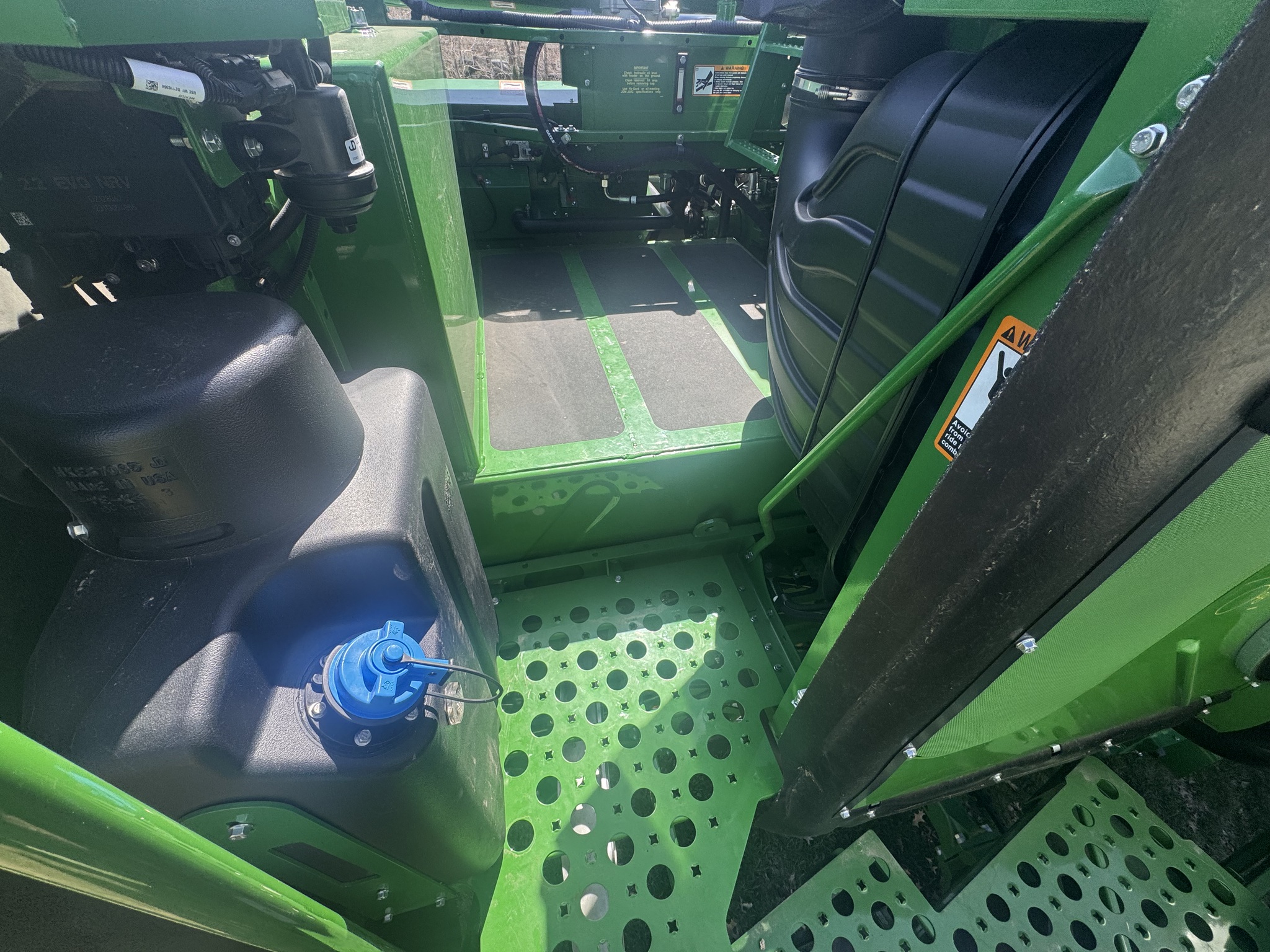  2024 John Deere S780 at Heritage Tractor in Kewanee, IL