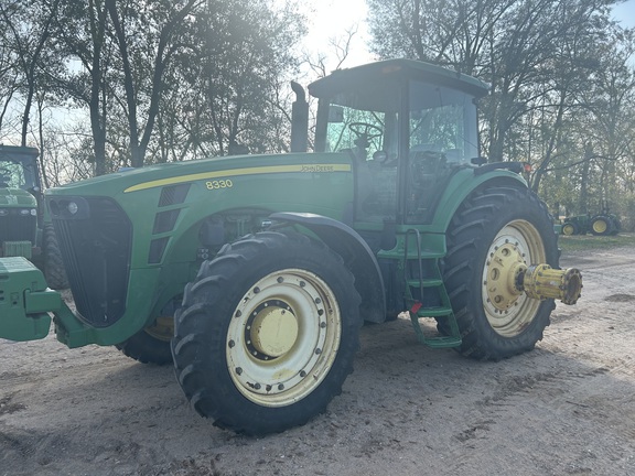 2007 John Deere 8330 Photo 7