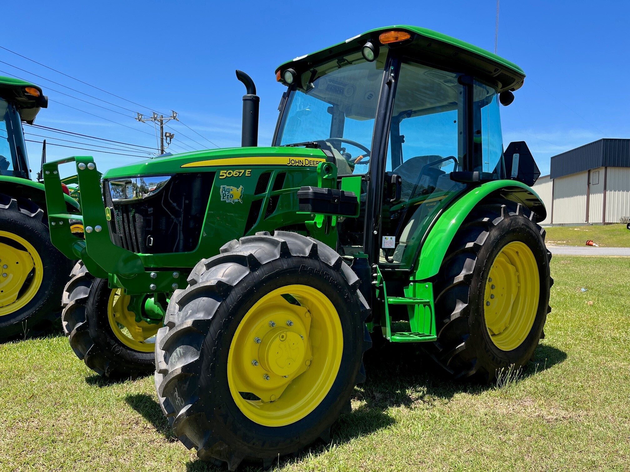 2025 John Deere 5067E Image 3