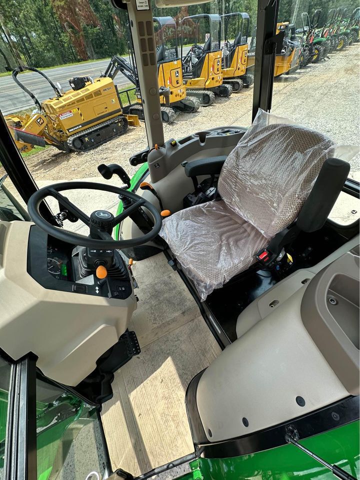 2025 John Deere 5067E Image 4