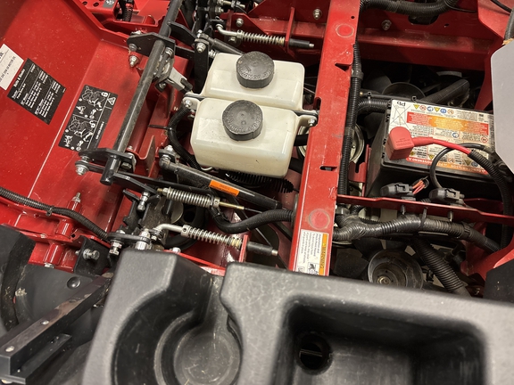 Used 2024 Ferris ISX2200 28 Zero Turn Mowers at Koenig Equipment in Urbana, OH - Photo6