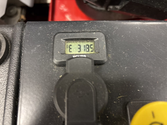 Used 2024 Ferris ISX2200 28 Zero Turn Mowers at Koenig Equipment in Urbana, OH - Photo12