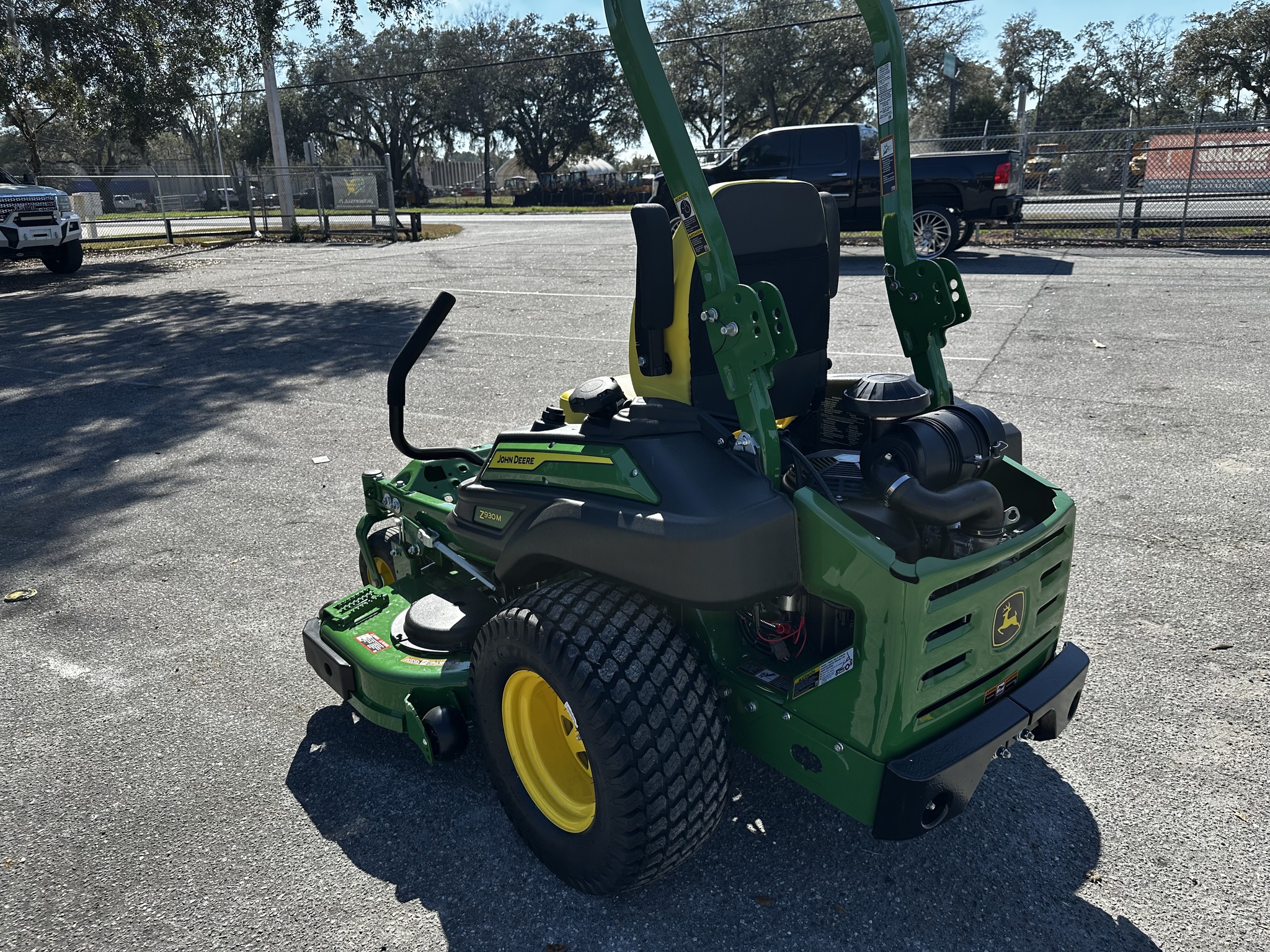 2025 John Deere Z930M Image 5