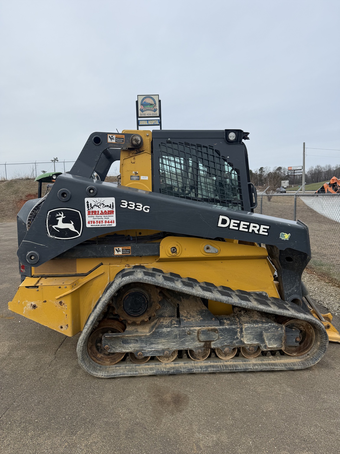 2022 John Deere 333G Image 5