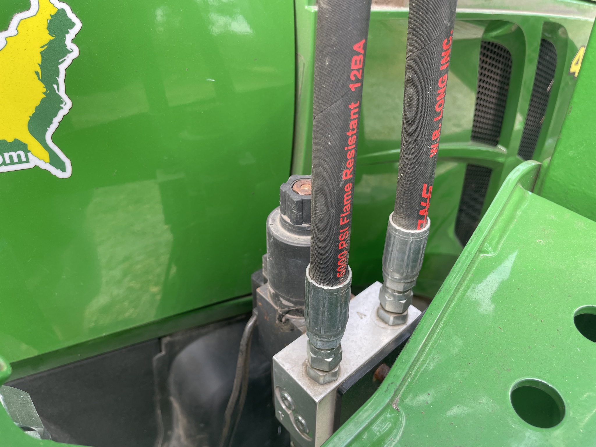 2023 John Deere 4044M Image 2