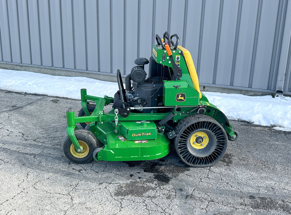 2023 John-Deere 652R