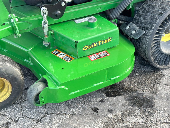 2023 John-Deere 652R